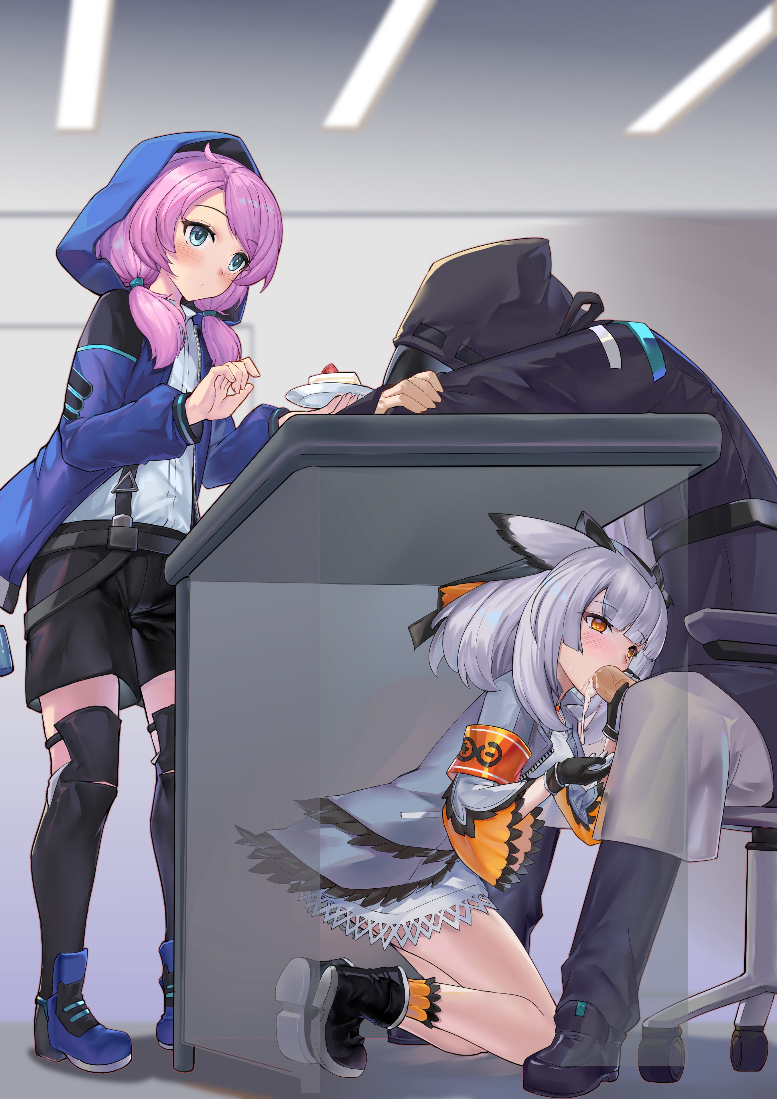 送蛋糕的蓝毒与桌子底下的白面鸮