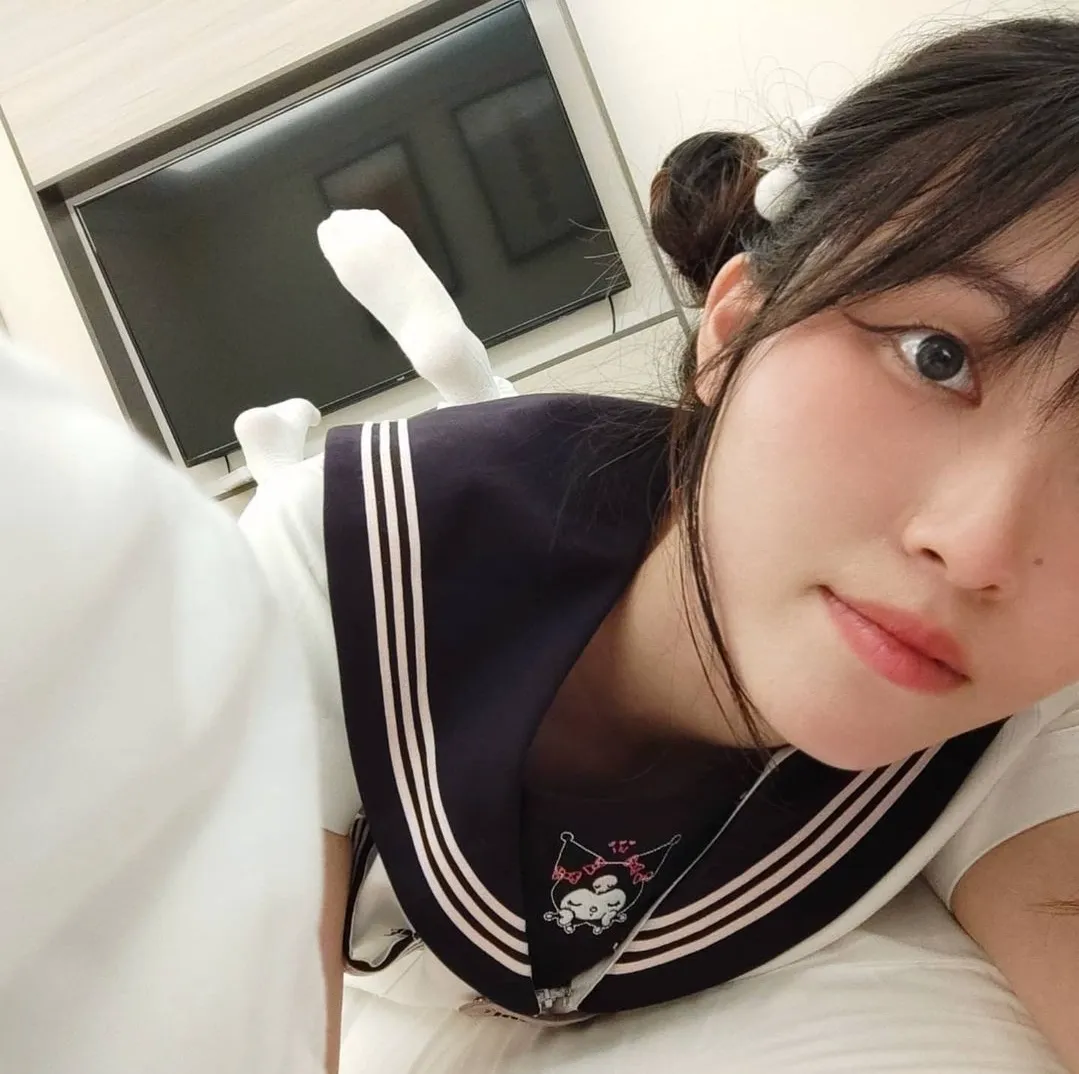 丑骚的性玩物-李璞