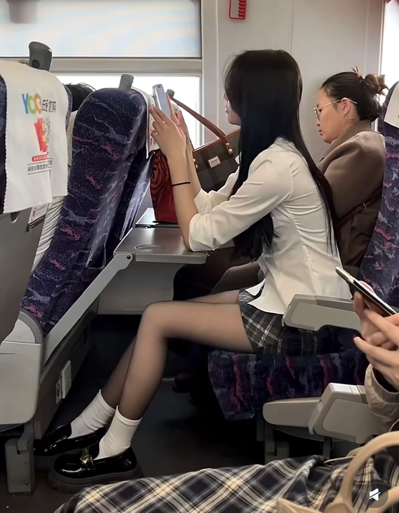小柠呀 图片 2