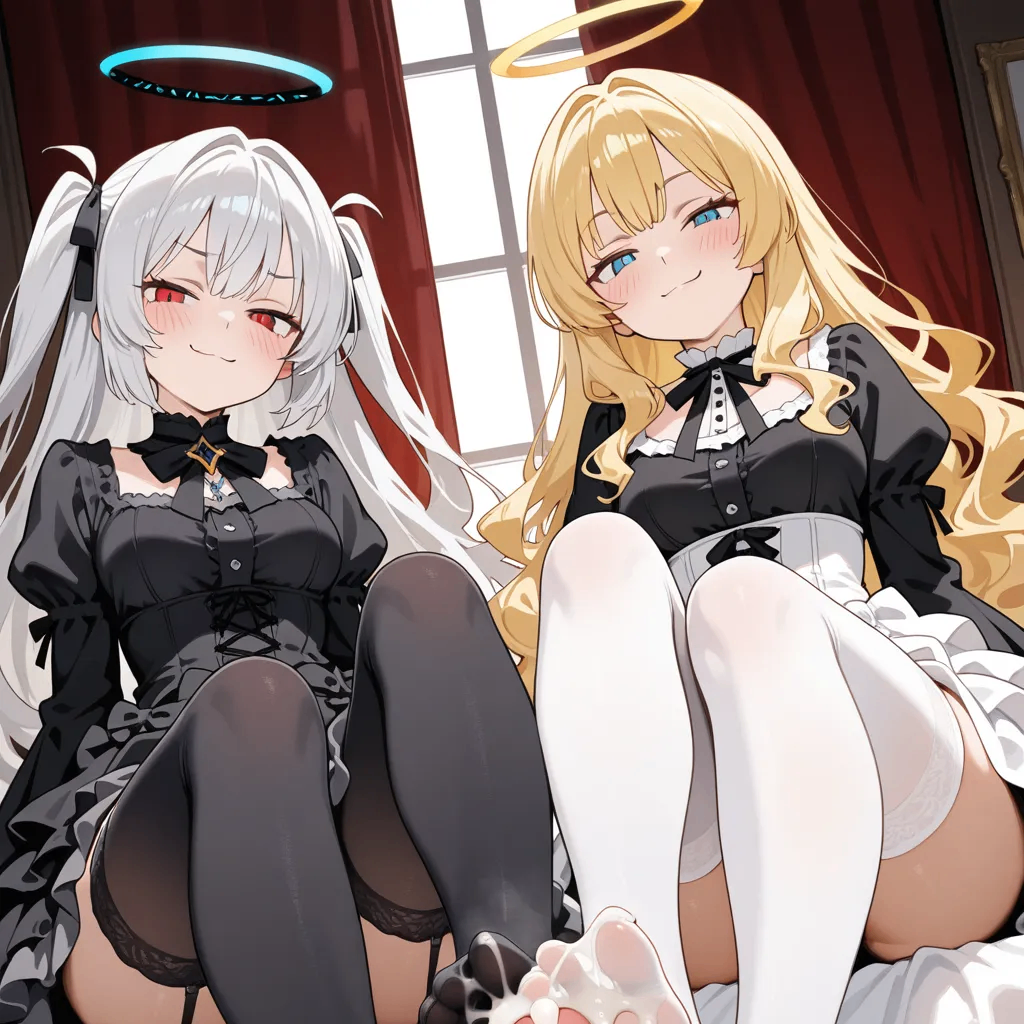 降临在我家的白丝天使与黑丝恶魔,要一起用小脚净化我