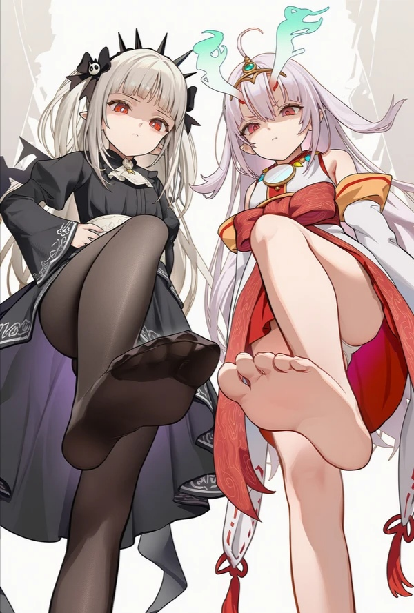 莫名其妙养了两位少女